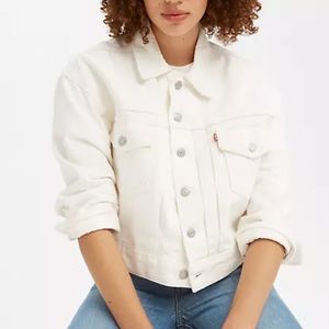 New with tags Levi's premium heritage trucker jacket!